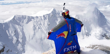 Valery Rozov BASE jumps off Cho Oyu at 7700m