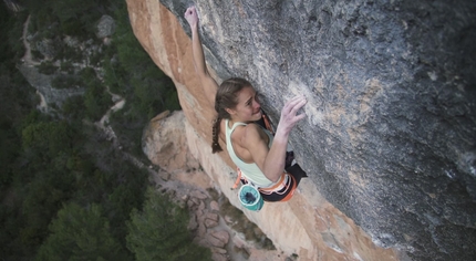 Margo Hayes climbs La Rambla 9a+ at Siurana in Spain