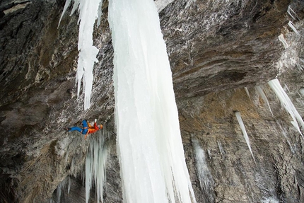 Gordon McArthur climbing Storm Giant  D16