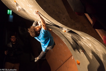 Jimmy Webb sale Lucid Dreaming V15, boulder estremo a Bishop