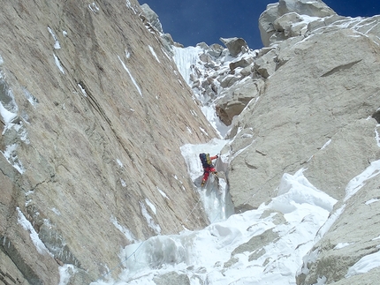 Marc Toralles, Bru Busom climbing the Slovak Direct up Denali in Alaska