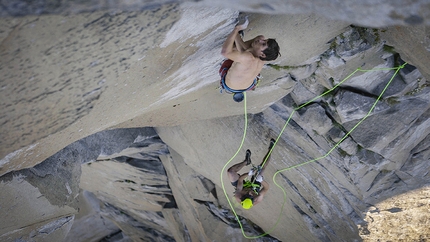 Alex Honnold, Tommy Caldwell: El Capitan Nose Speed record time-lapse