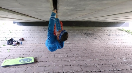 Cool crack climbing below bridge in Edinburgh, Scotland