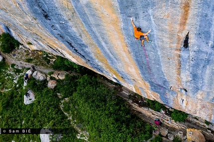 Sébastien Bouin climbing Biographie at Céüse