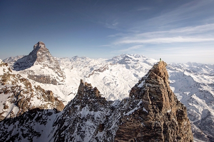 Along Our Skyline: François Cazzanelli e Francesco Ratti e il concatenamento invernale di Furggen, Cervino, Murailles