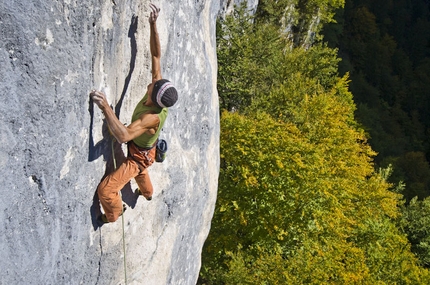 Manolo and Roby Present - Manolo climbing Roby Present 8c+/9a, Val Noana, Pale di San Martino, Dolomites