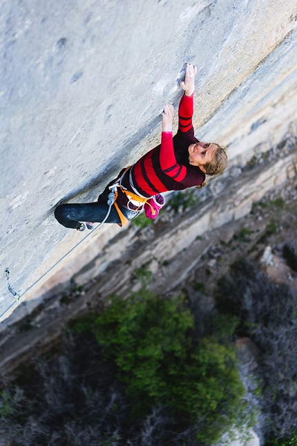 Margo Hayes climbs Biographie at Céüse in France