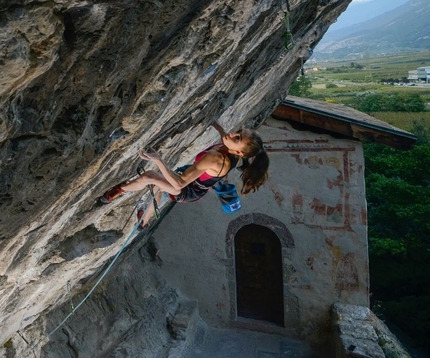 Laura Rogora climbing Erebor 9b/+ at Eremo di San Paolo, Arco