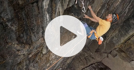 Steve McClure climbs Olympiad E10 at Pembroke in Wales