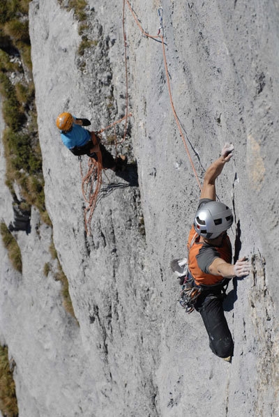 Mittaghorn - Stephan Siegrist on the delicate sixth 7b pitch