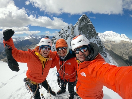 Urus Oeste in Peruvian Andes: new climbs by Pou brothers, Micher Quito