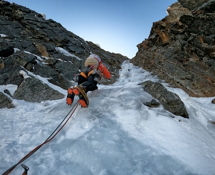 Pumahuacanca in Peru: One Push first ascent by Pou brothers, Micher Quito