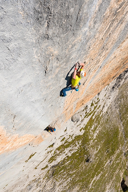 Cédric Lachat climbs  Zahir on Wendenstöcke in Switzerland
