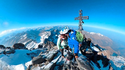 Monviso NNW Ridge in winter, Barbara Vigl and David Göttler following in the footsteps of Patrick Berhault