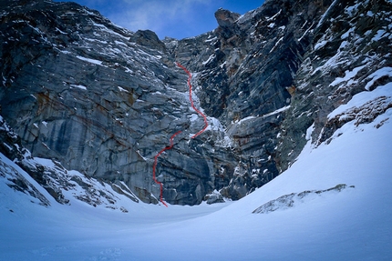 David Lama apre in solitaria Badlands, nuova via nella Valsertal