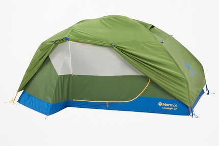 Light 2-Person tent Marmot Limelight 2P - A roomy tent made by pre-bent poles that add space.