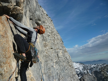 Andamento lento - On 25-26/02/2012 Alessandro Baù and Enrico Geremia carried out the first repeat, and first winter ascent, of Andamento Lento in Val Scura (Dolomites).