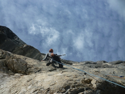 Andamento lento - On 25-26/02/2012 Alessandro Baù and Enrico Geremia carried out the first repeat, and first winter ascent, of Andamento Lento in Val Scura (Dolomites).