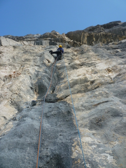 Andamento lento - On 25-26/02/2012 Alessandro Baù and Enrico Geremia carried out the first repeat, and first winter ascent, of Andamento Lento in Val Scura (Dolomites).