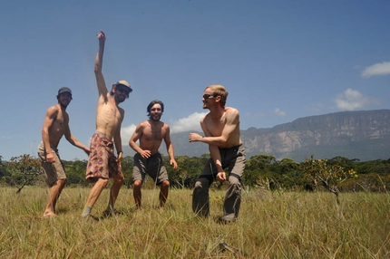 Amuri Tepui - Nicolas Favresse, Sean Villanueva, Stephane Hanssens and Jean-Louis Wertz