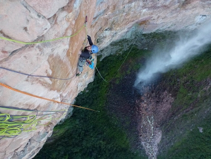 Amuri Tepui - Jean-Louis Wertz sul tiro finale di Maria Rosa