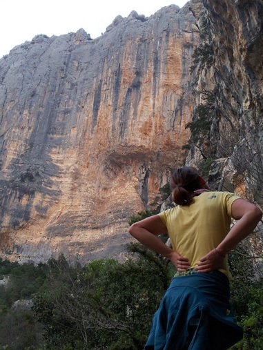 Caroline Ciavaldini & James Pearson - Caroline Ciavaldini eyeing the line of Amico Fragile, Monte Donneittu, Codula de Luna, Sardinia