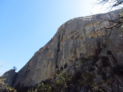 Sintomi strani, nuova via in Corsica per Della Bordella e Bacci