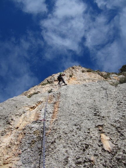 Rocca Calanna - Rocche del Crasto - Il Paradiso all'improvviso: Giuseppe Barbagallo in apertura sull'ultimo tiro