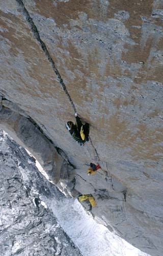 Mauro Bubu Bole - Women and chalk, Parete est Shipton Spire, Trango, Pakistan. Mauro Bole sul tiro di 8a.