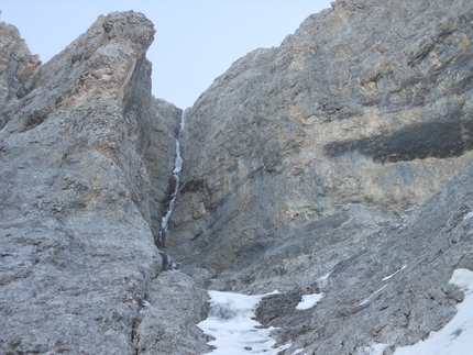 Fratelli e Cortelli - Fratelli e Cortelli, Dolomiti di Brenta aperta da Silvestro e Tomas Franchini il 13/03/2012