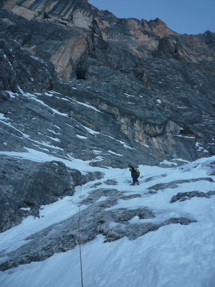 Kein Rest Von Sehnsucht, Punta Tissi, Civetta - In azione durante la prima invernale di Kein Rest Von Sehnsucht, Punta Tissi, Civetta