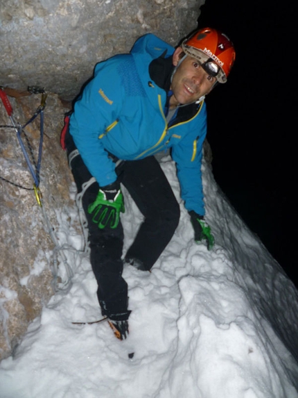 Kein Rest Von Sehnsucht, Punta Tissi, Civetta - Nicola Tondini, bivacco durante la prima invernale di Kein Rest Von Sehnsucht, Punta Tissi, Civetta