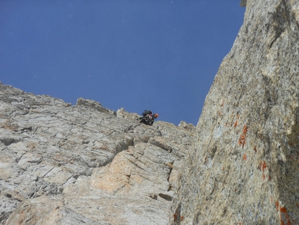 Presanella - Presanella parete est: Tomas Franchini sul diedro Trepin