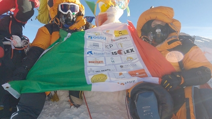 Everest: Andrea Lanfri on the Top of the World with Ferrino - On 13 May Italian climber and Ferrino Ambassador Andrea Lanfri fulfilled his dream to become the first athlete with multiple amputations to climb Everest