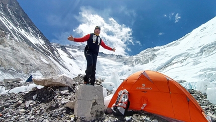 Everest: Andrea Lanfri on the Top of the World with Ferrino - On 13 May Italian climber and Ferrino Ambassador Andrea Lanfri fulfilled his dream to become the first athlete with multiple amputations to climb Everest