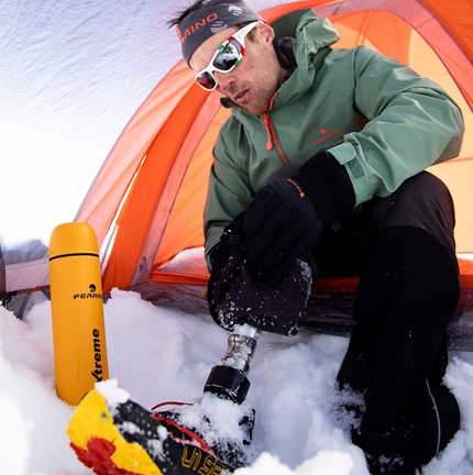 Andrea Lanfri e l’obiettivo Everest con Ferrino - Andrea Lanfri parte per il Nepal, dove tenterà la salita dell’Everest. Nessun italiano con pluri-amputazioni ha mai tentato una scalata sopra gli 8000 metri