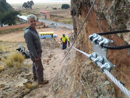 Con CAMP un parco avventura in Bolivia per i ragazzi di padre Topio - Un parco avventura a quota 4000. Non in Italia, ovviamente, perché da noi lassù stanno i ghiacciai, ma in Bolivia, dove la capitale La Paz è una città in salita che si estende dai 3200 ai 4100 metri sul livello del mare. 