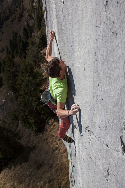 Eternit climbed by Alessandro Zeni, the rebirth of a dream - Alessandro Zeni has suggested 9a+ after having repeated the famous route Eternit at the Baule. An iconic climb in the Feltrine Dolomites.