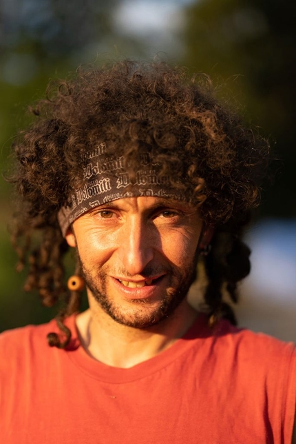 Pionieri, la nuova avventura alpinistica di Peter Moser nelle Pale di San Martino - AKU ha concluso le riprese del film Pionieri che racconta la nuova avventura alpinistica di Peter Moser nelle Pale di San Martino con ai piedi Rock DFS GTX