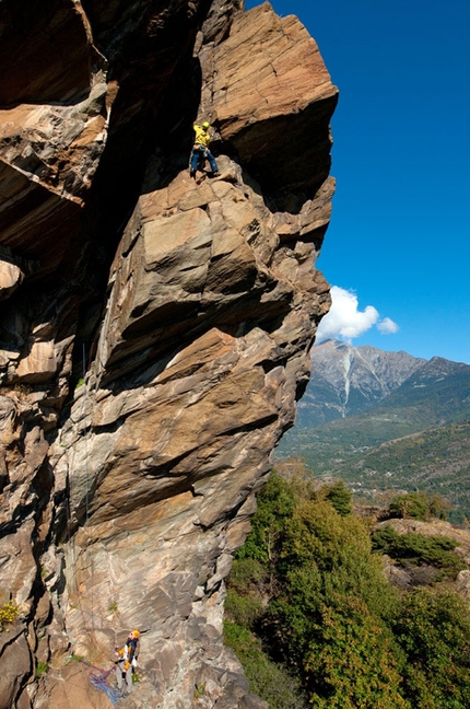 Pilier Rhodo a Montjovet - Arrampicata trad sul Pilier Rhodo a Montjovet, Valle d'Aosta