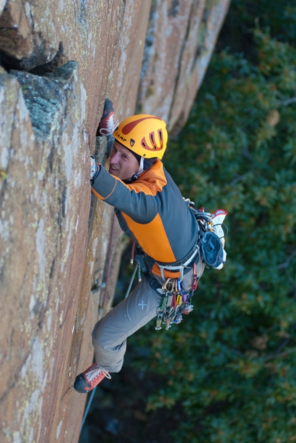 Pilier Rhodo a Montjovet - Arrampicata trad sul Pilier Rhodo a Montjovet, Valle d'Aosta