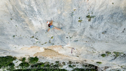 Parte il Petzl Legend Tour Italia, il viaggio alle origini dell’arrampicata italiana - Parte il Petzl Legend Tour Italia alla scoperta dei luoghi simbolo della nascita dell'arrampicata sportiva italiana negli anni Ottanta. Il primo episodio di Finale Ligure uscirà il 21 dicembre.