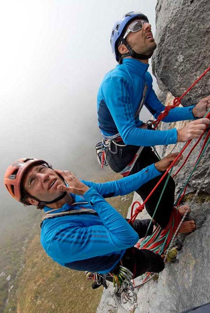 Sulla Via del Det - Luca Passini e Matteo Piccardi in azione sulla Via del Det (Sasso Cavallo - Grigna)