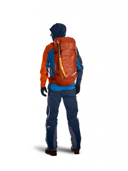 Le novità di Ortovox per l’estate 2021 - Ortovox presenta le novità per l'estate 2021: gli zaini di arrampicata e alpinismo Dry Line e la giacca e i pantaloni per l'alta montagna Westalpen 3L