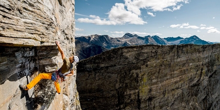 Mammut climbing estate 2018: migliore sicurezza unita ad un peso minore - Mammut presenta la combinazione ideale per una maggiore sicurezza in arrampicata: scarpa Alnasca Low & Assicuratore Smart 2.0