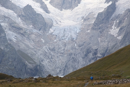 Ferrino & Tor Des Géants 2016, together again for a waterfall of emotions - As the water droplets gather to reform the compact power of a waterfall, in the
