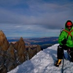 Cerro Torre: atleti CAMP in vetta per la via dei Ragni! - Il Cerro Torre: il grido di pietra, una leggenda nella storia dell'alpinismo, una sentinella di granito ai margini dello Hielo Patagonico Sur, sferzata dai venti del Pacifico carichi di umidità pronta a condensarsi. Così, a ovest, il Torre è un gigante perennemente incappucciato di bianco, dove passa la via di ghiaccio più bella del pianeta, tracciata dai Ragni di Lecco nel 1974