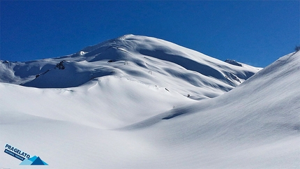 Pragelato Natural Terrain con Ferrino - È nato questo inverno 2014/15 un progetto ambizioso nella località sciistica di Pragelato con l’intento di creare un luogo a misura d’uomo a pochi passi da Torino dove poter praticare tutte le attività sulla neve (freeride, sci alpinismo, sci nordico, running e ciaspolate): è il Pragelato Natural Terrain.