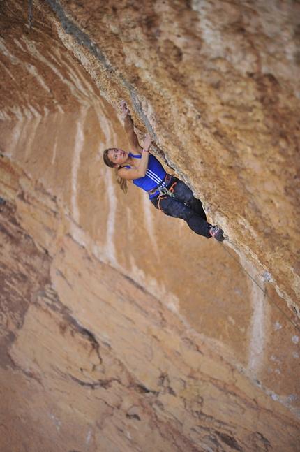 Sasha DiGiulian - Sasha DiGiulian, Era Bella 9a, Margalef, Spagna