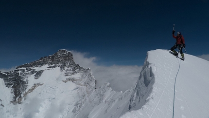 Gerlinde Kaltenbrunner and David Göttler summit Nuptse